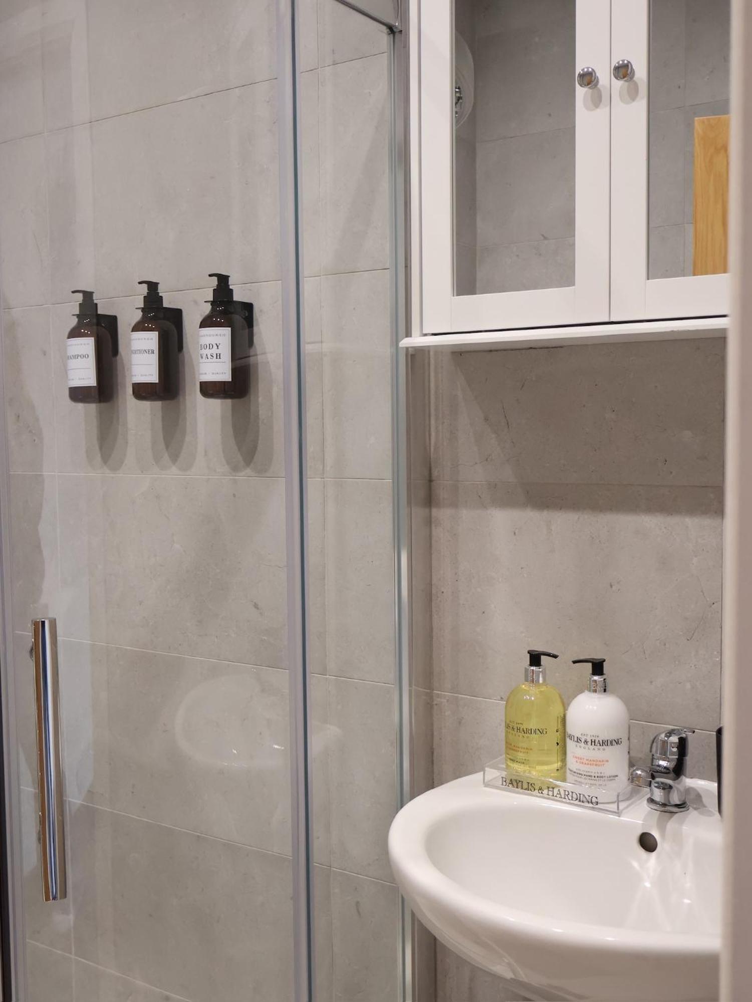Alban Suites St Albans Bagian luar foto